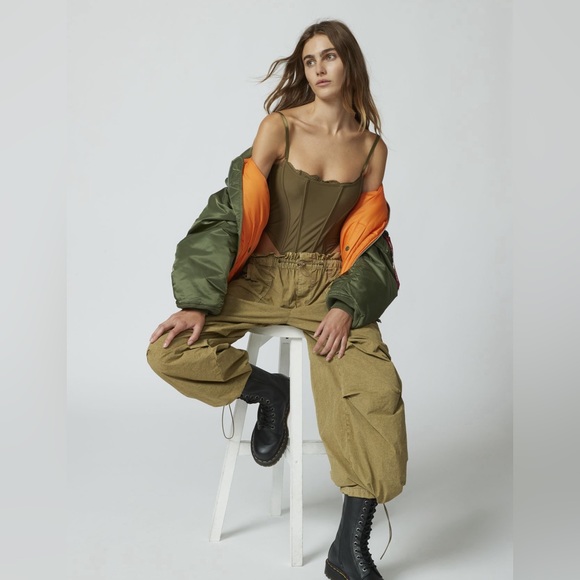 Urban Outfitters Sloan Nylon Baggy Balloon Pant in Green Size Small UO NWT - Picture 2 of 8